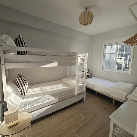 Frente Al Mar Primera Linea De Playa Samil Appartement